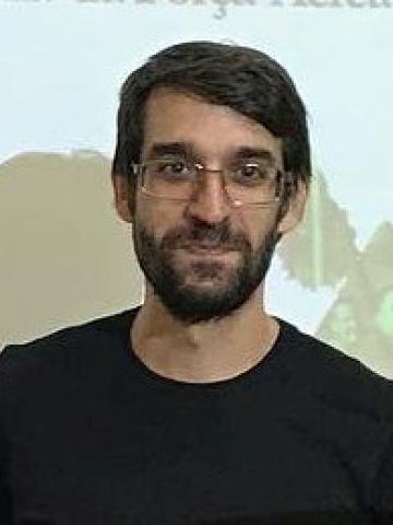 Professor Rafael Pombo Menezes